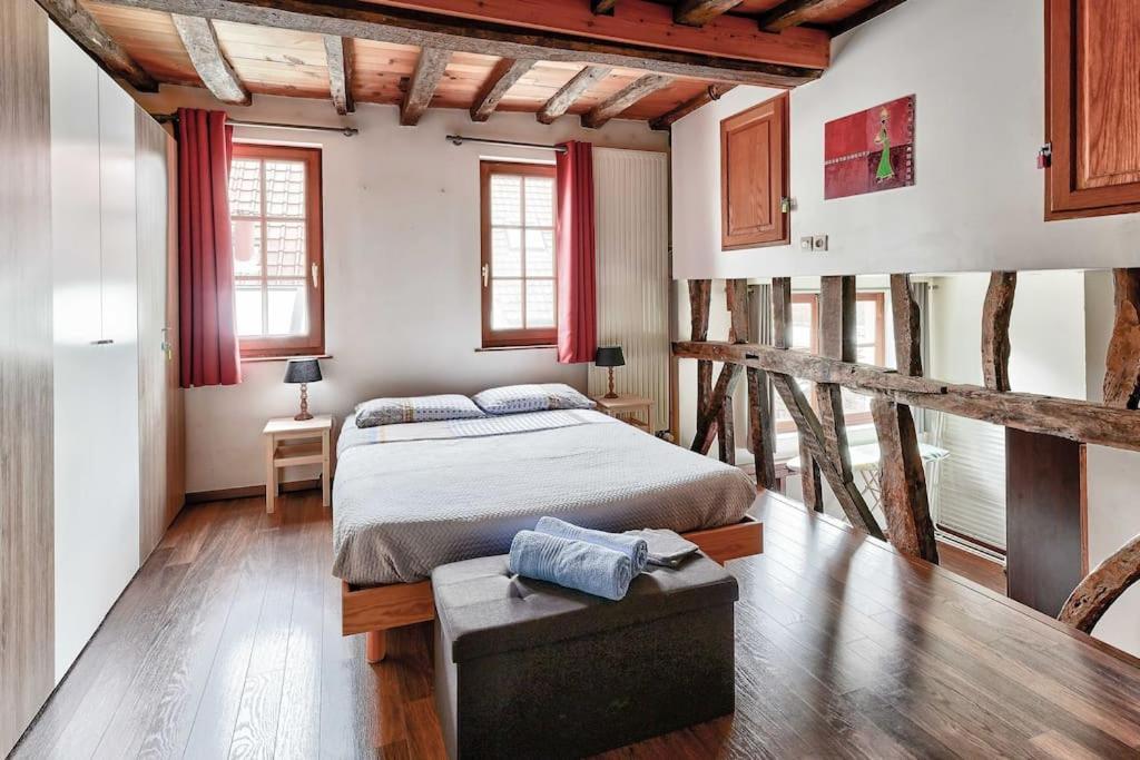 Maison De Ville Spacieuse Et Calme En Plein Coeur D'أميا المظهر الخارجي الصورة