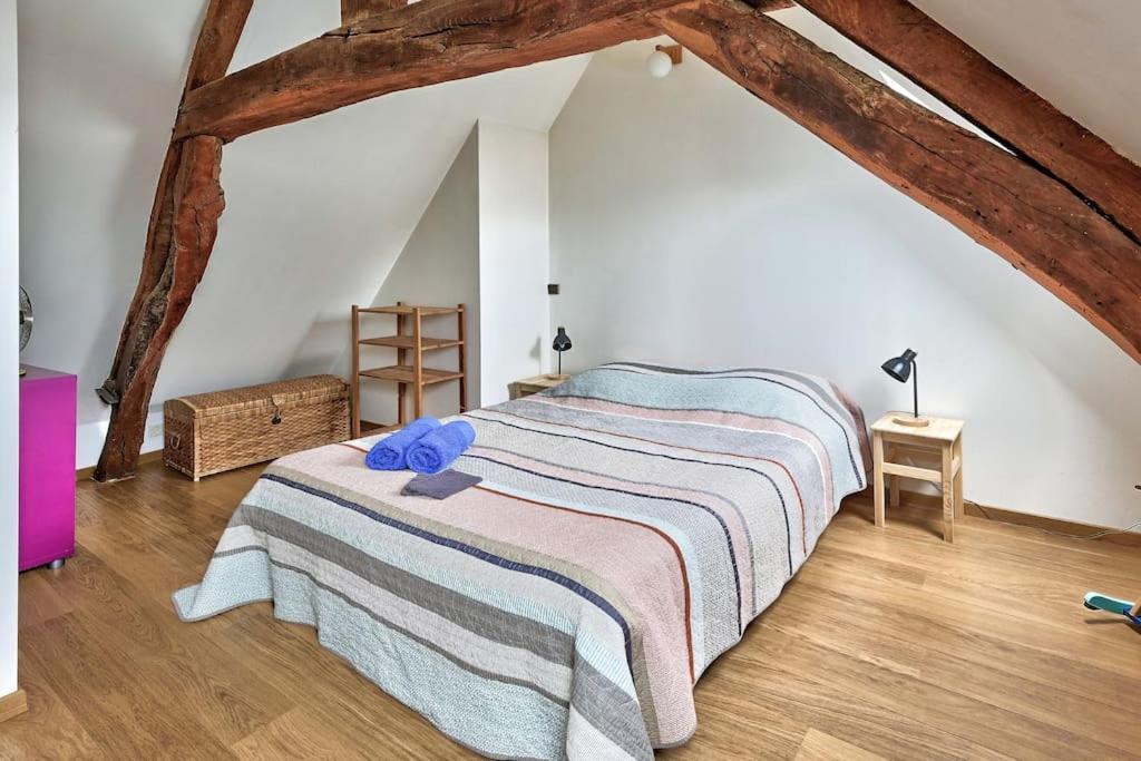 Maison De Ville Spacieuse Et Calme En Plein Coeur D'أميا المظهر الخارجي الصورة
