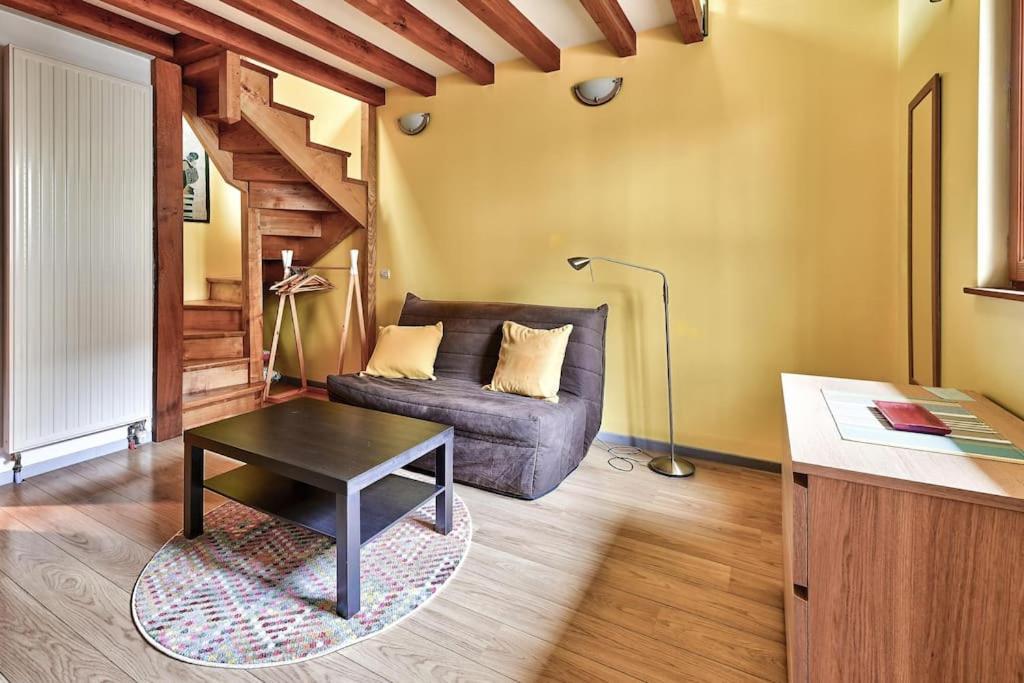 Maison De Ville Spacieuse Et Calme En Plein Coeur D'أميا المظهر الخارجي الصورة