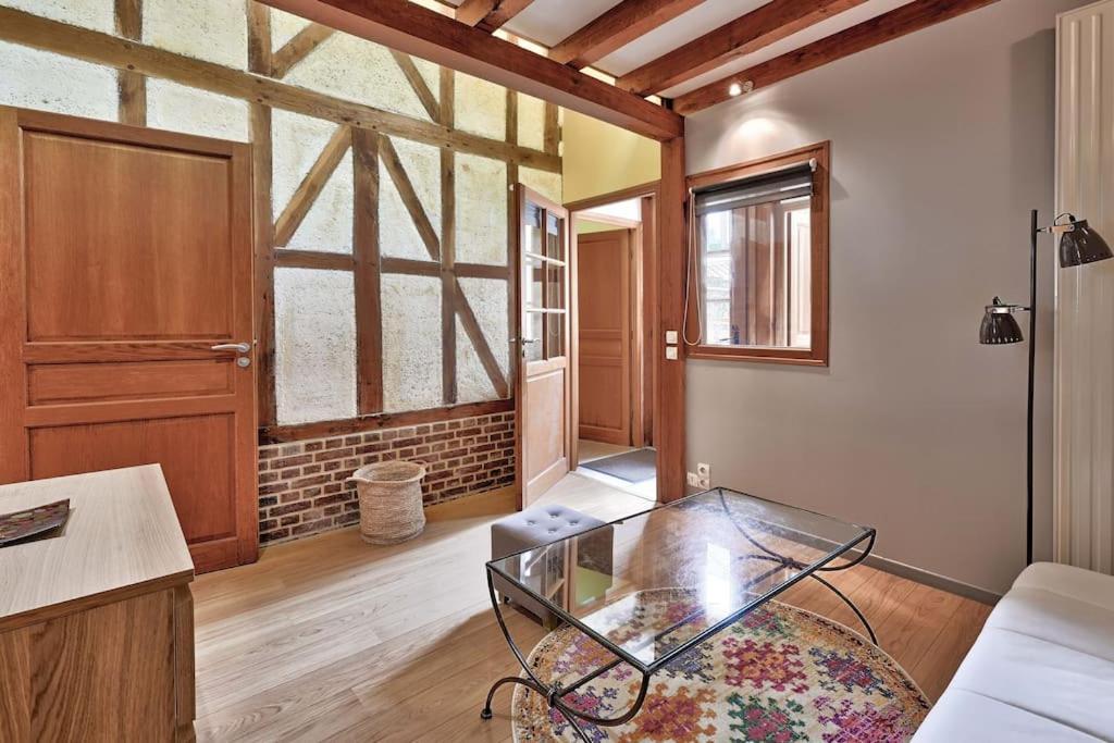 Maison De Ville Spacieuse Et Calme En Plein Coeur D'أميا المظهر الخارجي الصورة